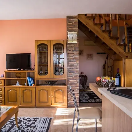 Willa Sunset Sozopoli